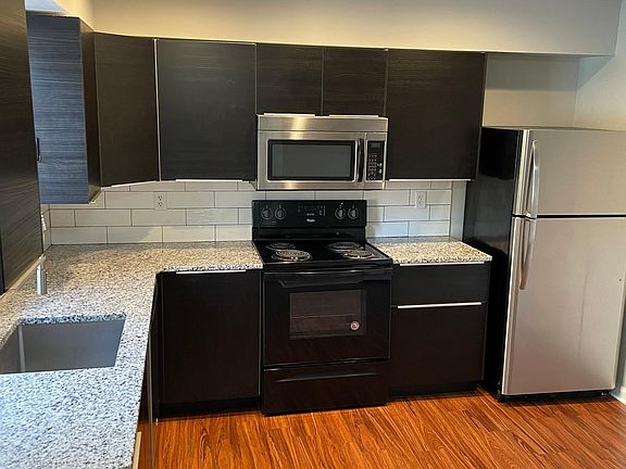 2nd image of 6219 Bonny Oaks Dr #B