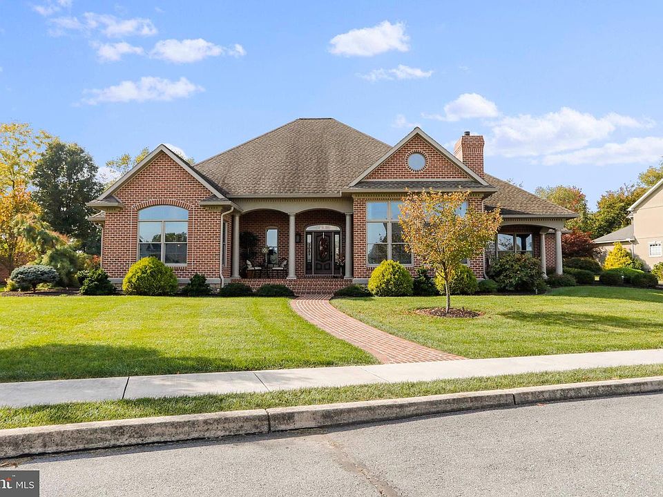 1st image of 107 Moonlight Dr