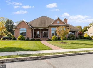 107 Moonlight Dr, Greencastle, PA