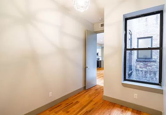 5th image of 179 Woodward Ave #1E