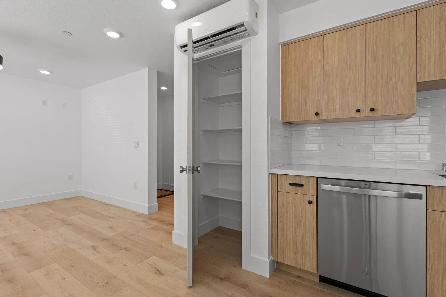 107 B St — Photo 4