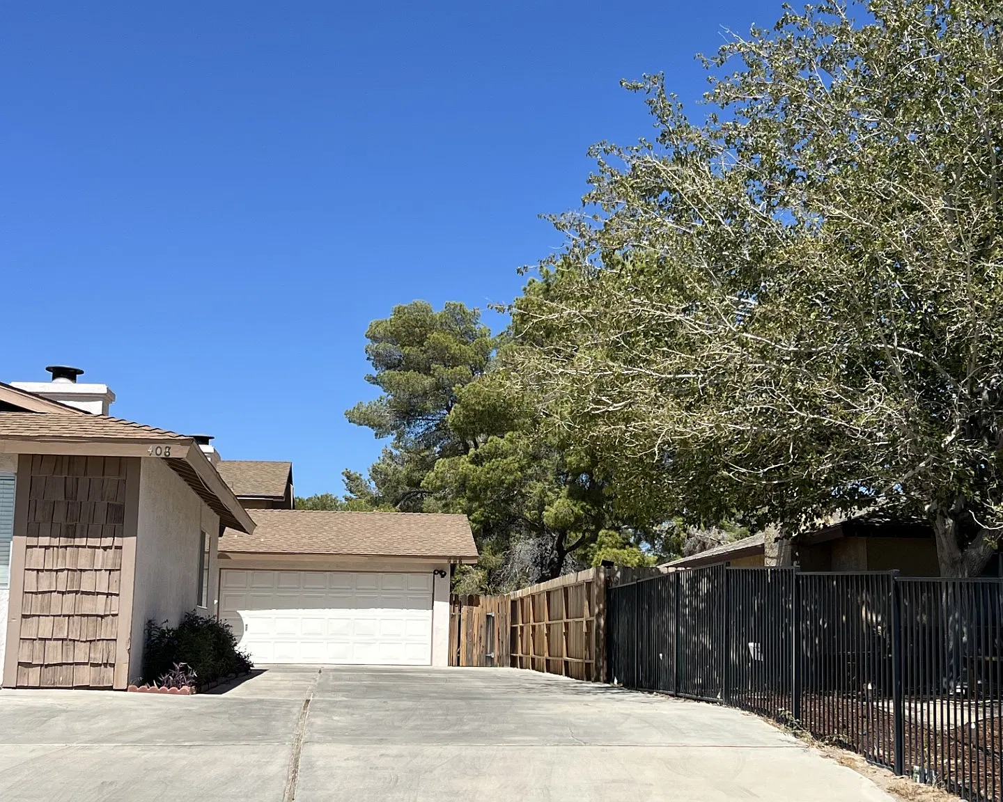 3 bed, 1100 sqft, $1,400 — Photo 1