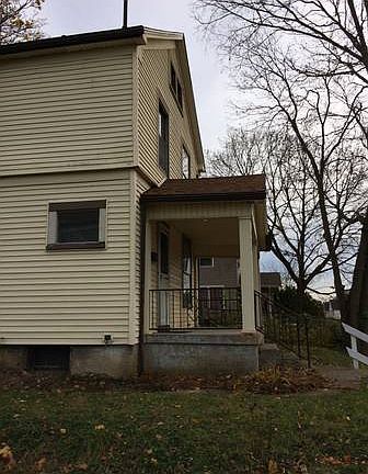 4th image of 526 Brightwood Ave