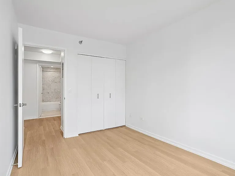 75 W End Ave #R21C — Photo 15
