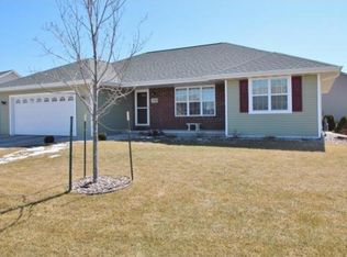 708 N Melcorn Cir, De Pere, WI 54115
