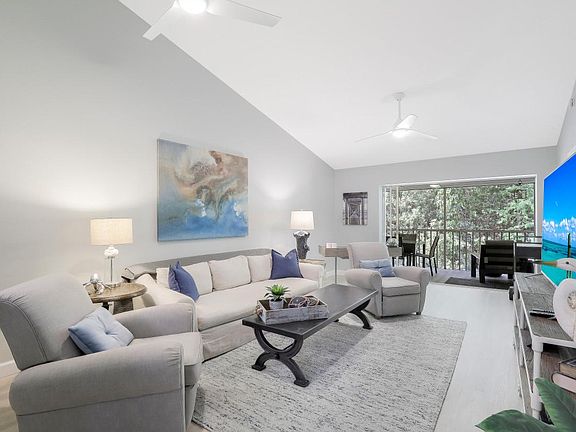 3rd image of 773 Wiggins Lake Dr APT 204