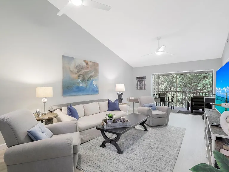 773 Wiggins Lake Dr #204 — Photo 3