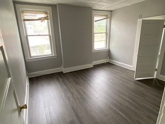 3rd image of 2332 Laplace St #2