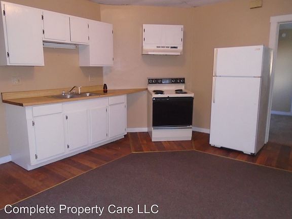 4th image of 911 W Charles St APT 4