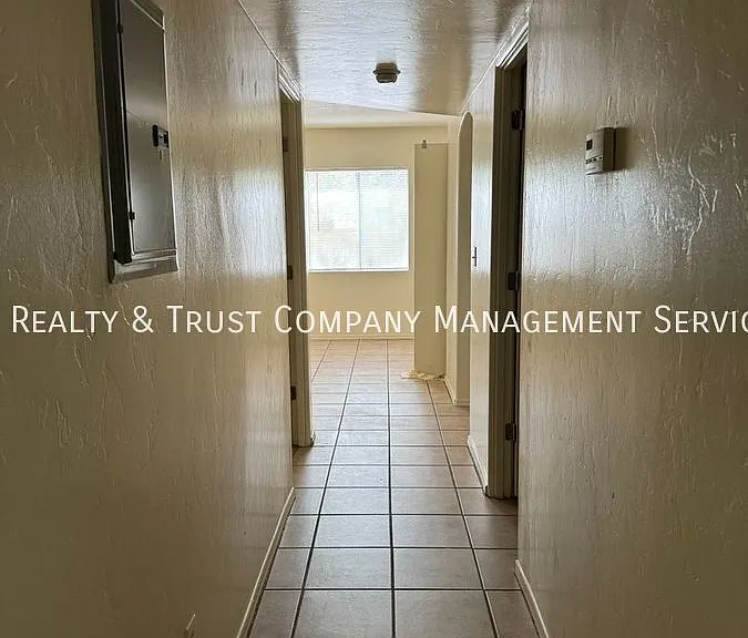 4042 E Fairmount St #1 — Photo 18