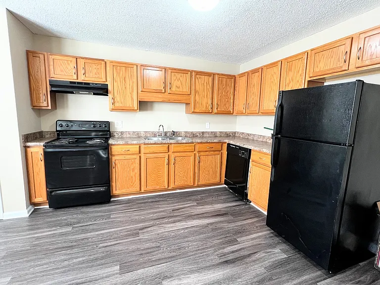219 Taft Dr #2 — Photo 6