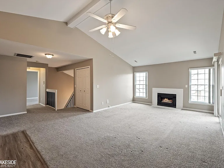 56429 SW Scotland Blvd — Photo 9