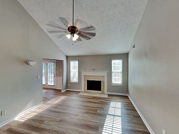 4th image of 2545 Meadow Brooke Ct