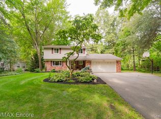 53441 Suzanne Ave, Shelby Township, MI 48316