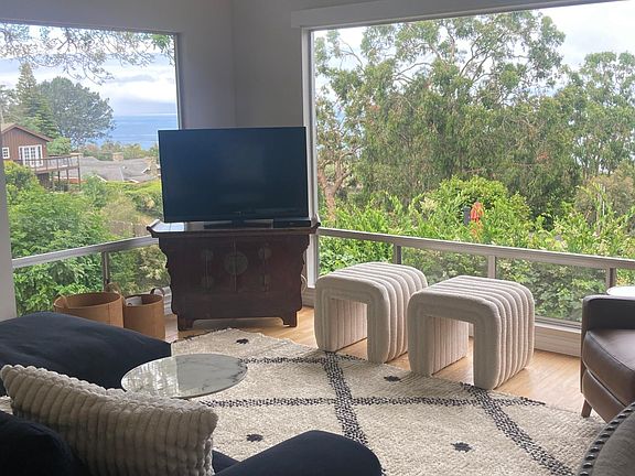 Front room with amazing ocean views.