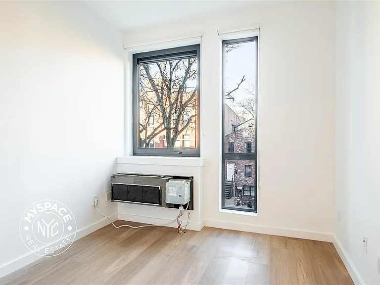 650 Madison St #3F — Photo 2