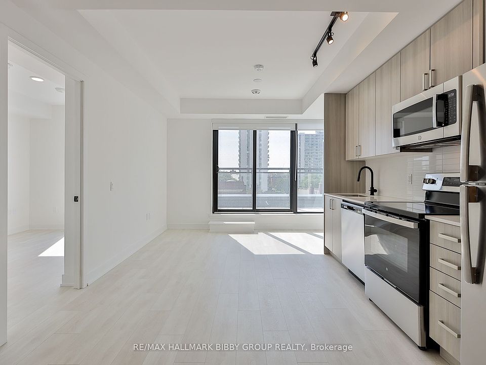 1st image of 758 Dovercourt Rd #405