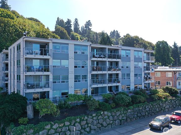 2nd image of 2200 Alki Avenue SW #103