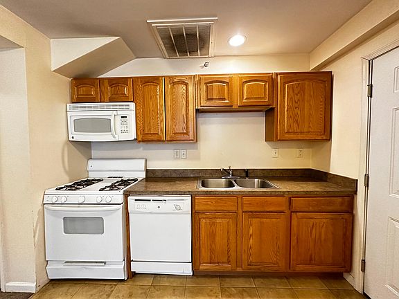 4th image of 8 Parker St APT 4