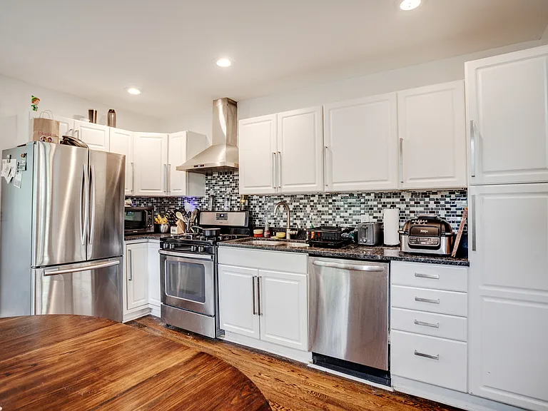 1309 W 24th St #2 — Photo 9