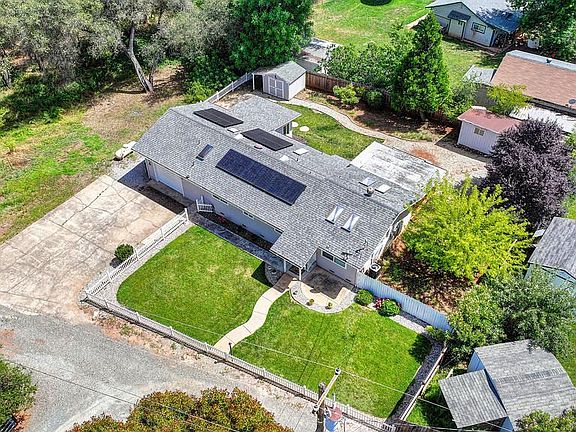 2nd image of 4020 Tammy Ln