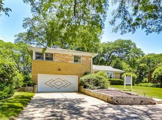 2839 Birchwood Ave, Wilmette, IL