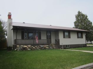 504 S 16th St, Hot Springs, SD 57747