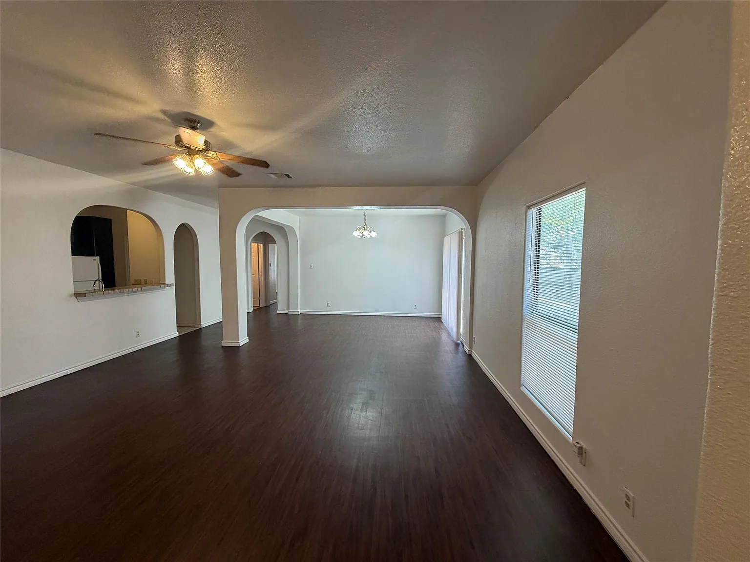2 bed, 2.0 bath, 2302 sqft, $1,695 — Photo 2