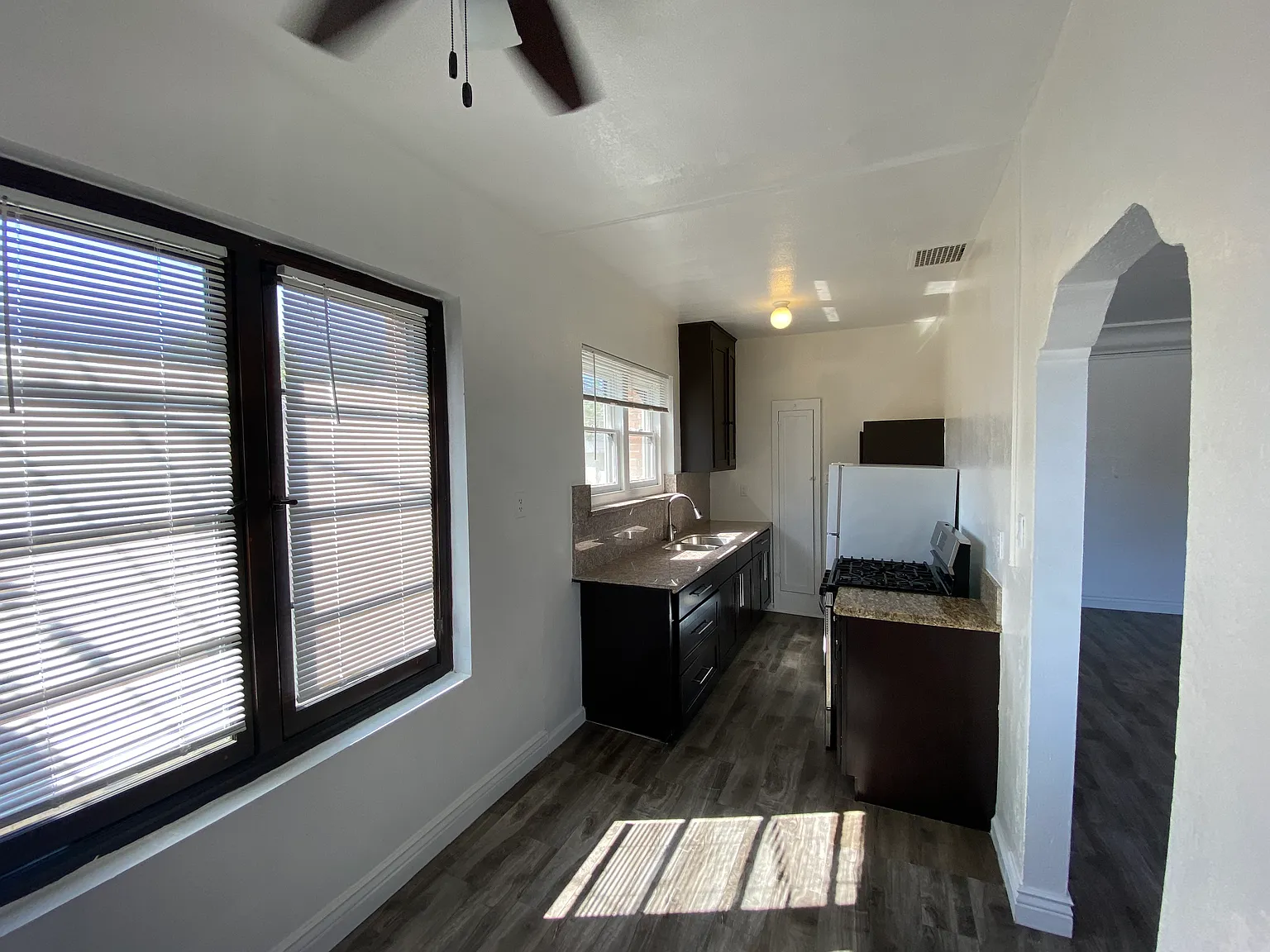 Studio, 550 sqft, $1,850 — Photo 4