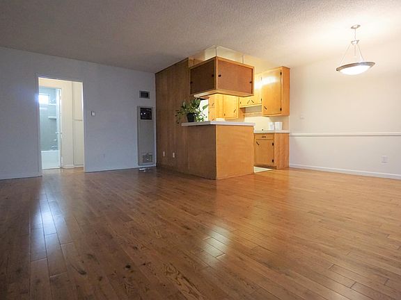 3rd image of 1403 N Alta Vista Blvd #A-10