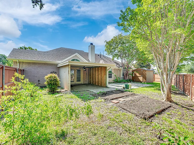 1802 Pendleton Rd — Photo 4