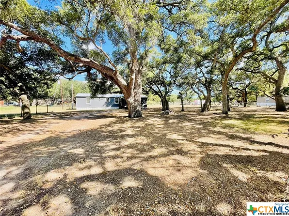 506 Gail Ln, Victoria, TX 77905