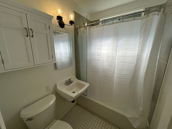 5th image of 1115-1119 S Nevada St #B