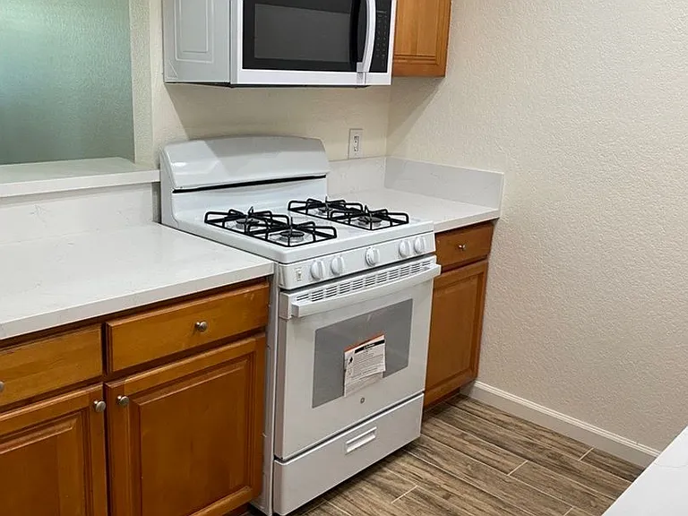 Jurupa Hacienda Apartments — Photo 2