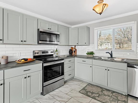 5th image of 1039 Bakewell Dr