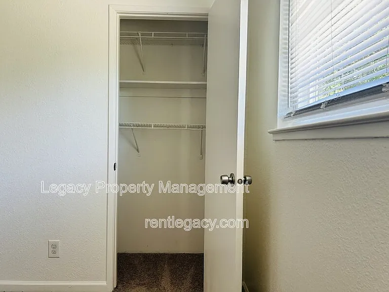9012 Alderson Ave — Photo 12