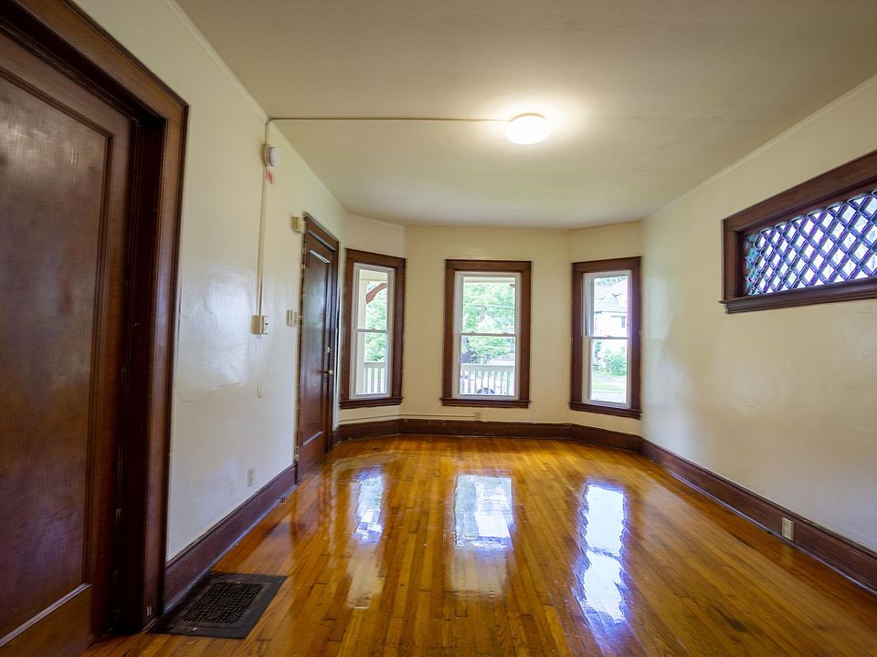 1st image of 829 Westcott St #0