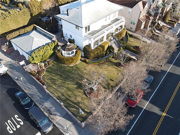 4th image of 8220 12th Ave