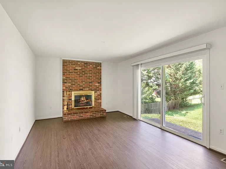 8902 Huxley Ct — Photo 57