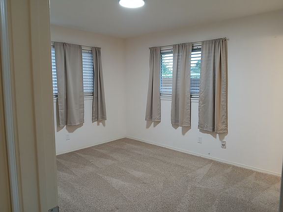 4th image of 2113 Lynwood Dr