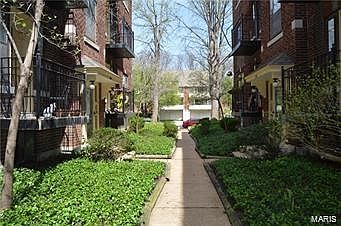 2nd image of 5580 Waterman Blvd APT 3N
