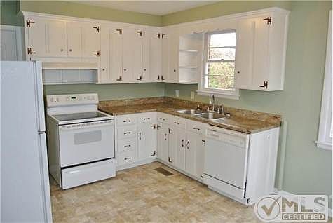 4th image of 1011 Lincoln St