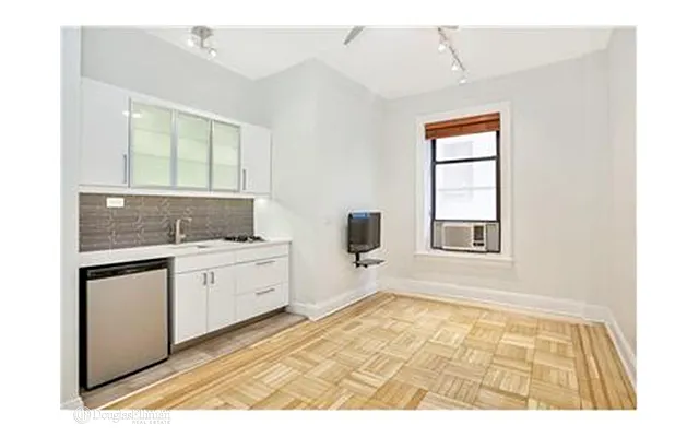 Rented by Douglas Elliman | media 10