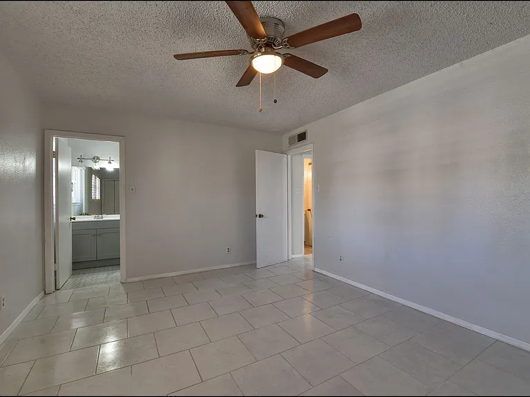 7113 Orizaba Ave — Photo 22