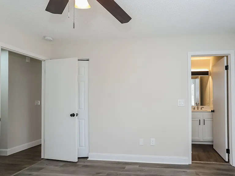 1038 Bridlewood Way — Photo 10