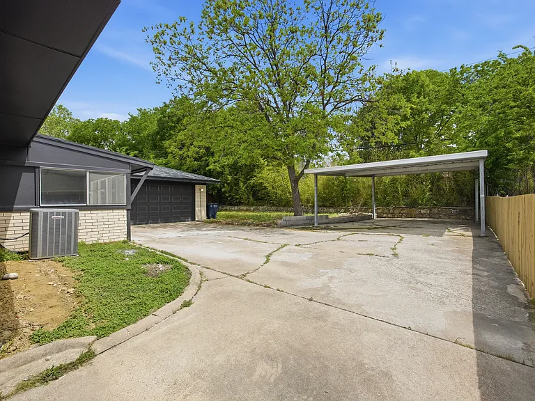 3013 Conejos Dr — Photo 3
