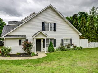 349 Still Water Cir, Boiling Springs, SC 29316