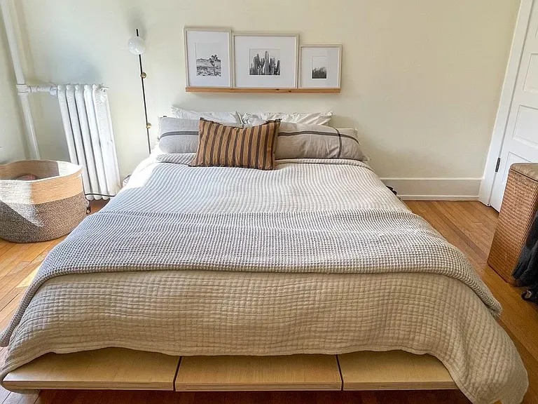 416 E Roy St — Photo 10