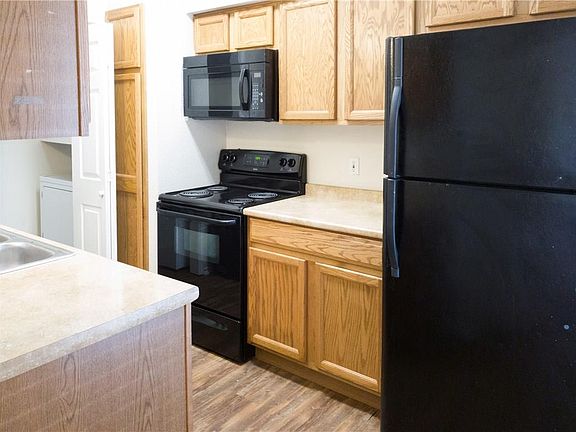 2nd image of 3101 Townbluff Dr APT 514