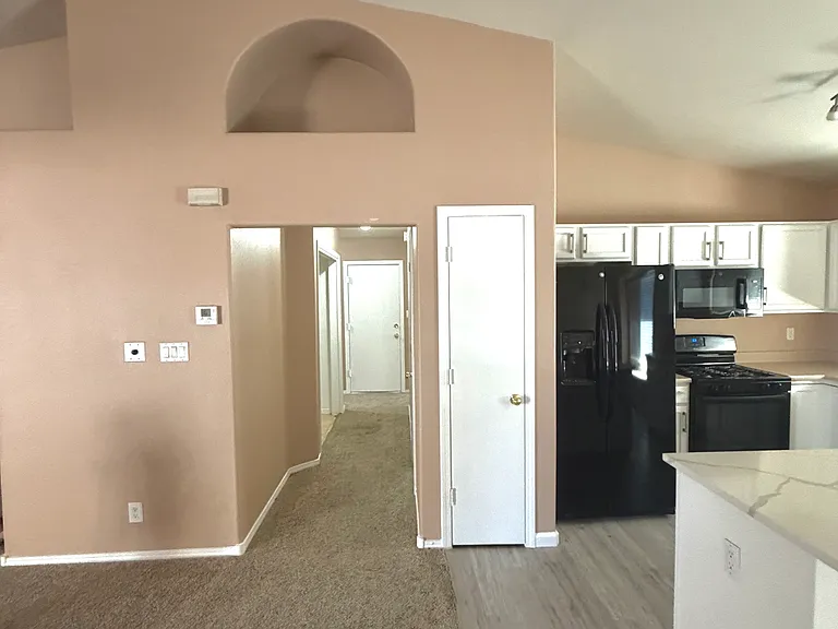 6243 Calle Feliz NW — Photo 8
